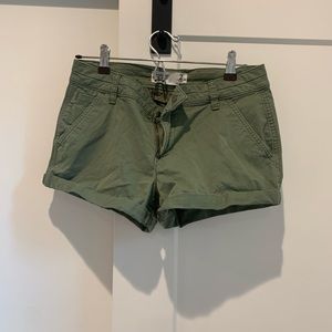 Abercrombie & Fitch hunter green cargo short